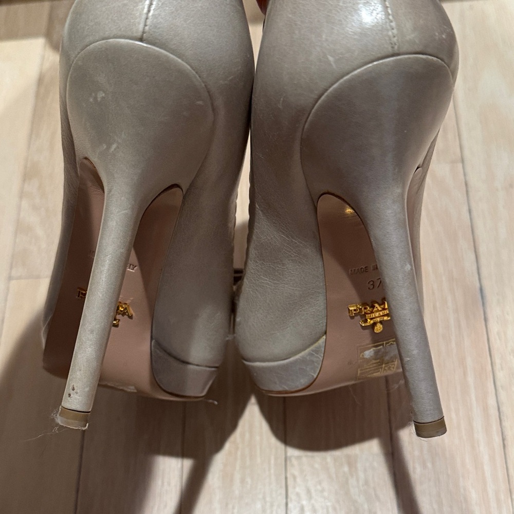 Prada Light gray Pointed-Toe Bow Pumps - Picture 7 of 7